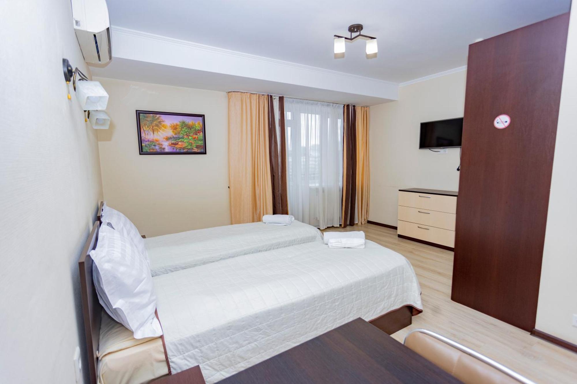 Lolo Hotel Κισινάου Εξωτερικό φωτογραφία